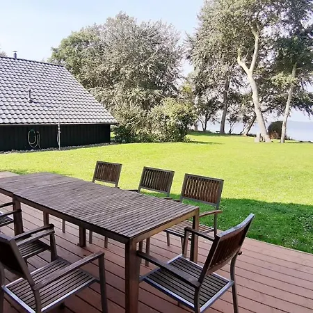 Ferienhaeuser Boddenstrand Wiek auf Rügen Exterior foto